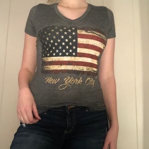 Gray v neck t-shirt with American flag